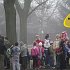 Nagle kierownik trasy dał hasło do wymarszu